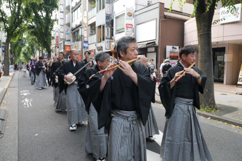 「城端曳山祭［庵唄］」
撮影：二瓶剛（SETENV）